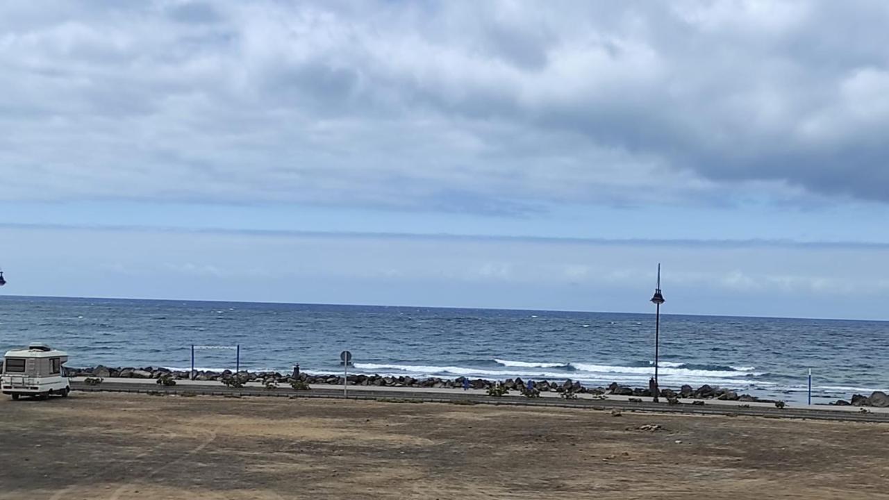 Bienvenue Appart Lumineux Avec Ascenseur Et Vue Sur La Mer Corralejo Exteriör bild