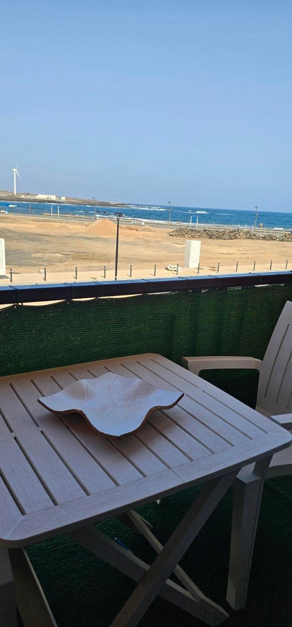 Bienvenue Appart Lumineux Avec Ascenseur Et Vue Sur La Mer Corralejo Exteriör bild